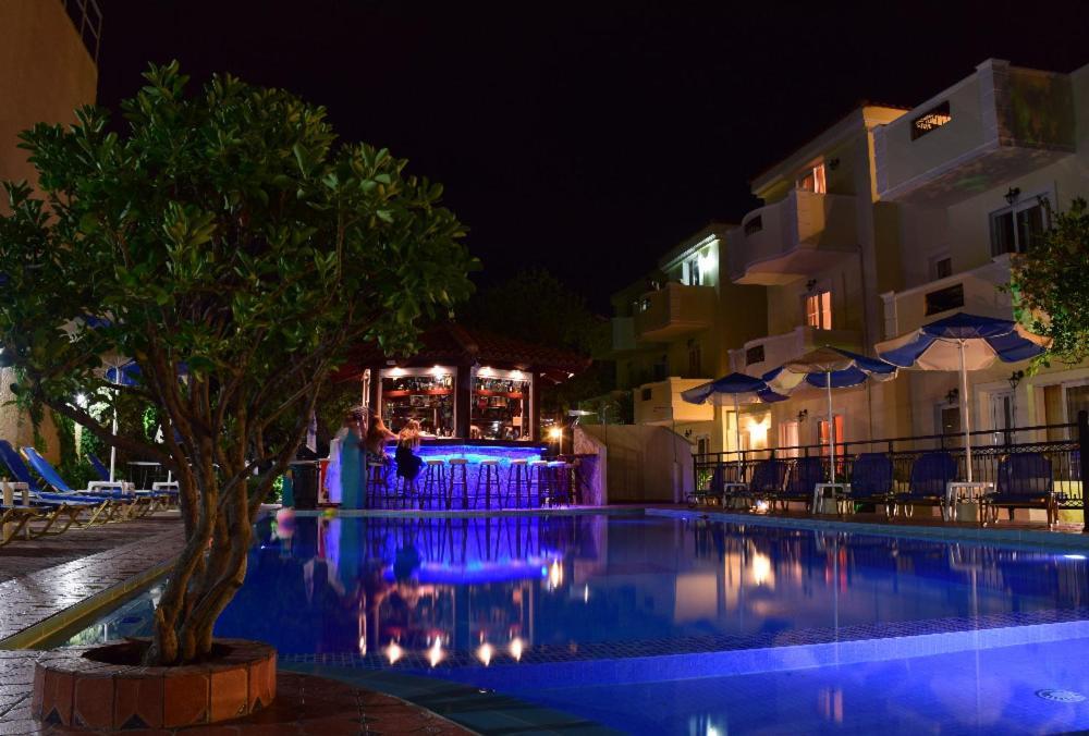 Sofia Studios & Apts Ayía Marína Exterior foto